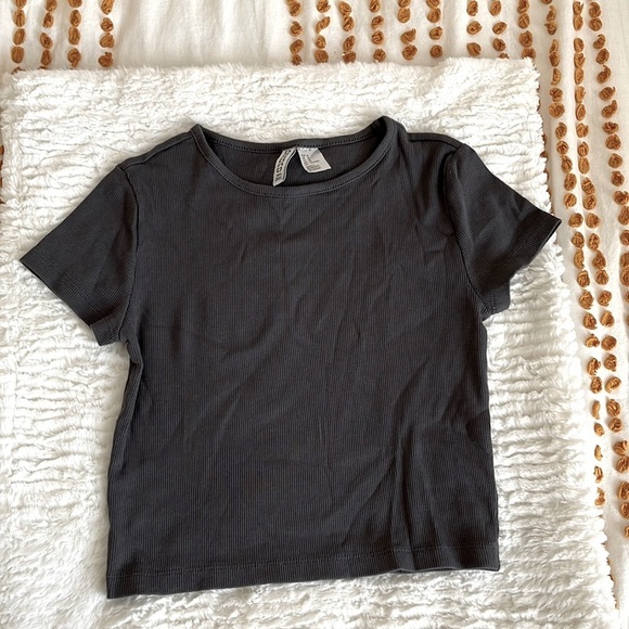 Divided H&M Dark Grey Cropped Top! Womens Size : M - Picture 1 of 5
